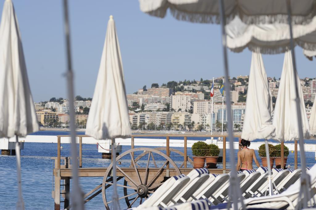 Anantara Plaza Nice Hotel - A Leading Hotel Of The World Exteriör bild View of the bay from the hotel