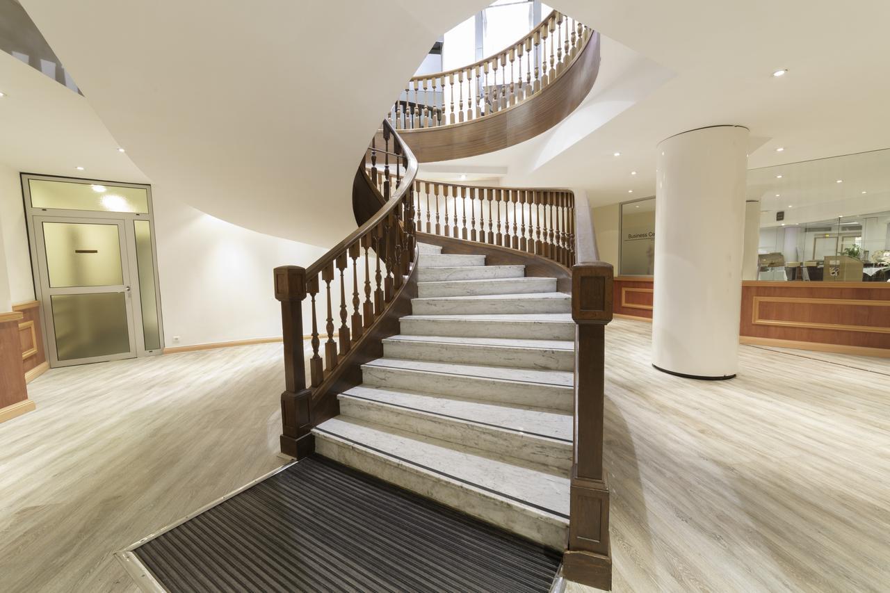 Anantara Plaza Nice Hotel - A Leading Hotel Of The World Exteriör bild The staircase in the main entrance